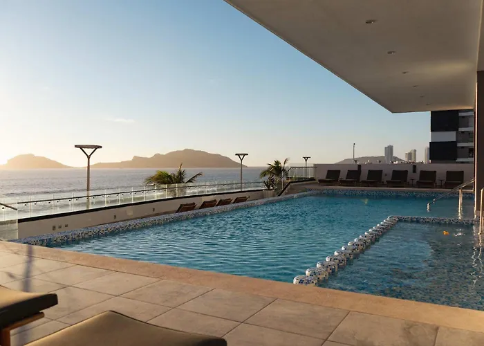 Apartment In Malecon With Pool And View Of The Stadium - Altomare 1302