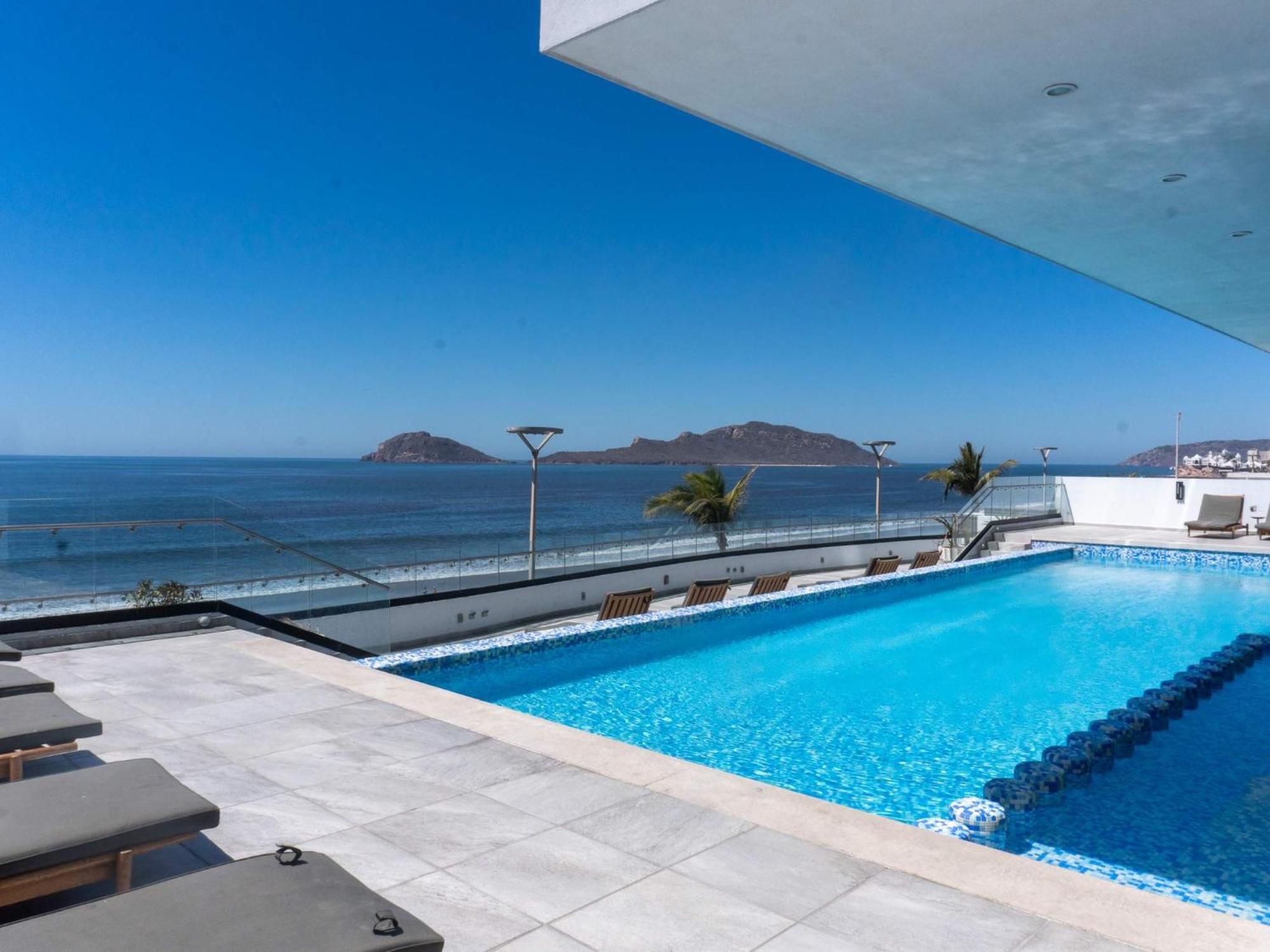 Apartamento In Malecon With Pool And View Of The Stadium - Altomare 1302 *