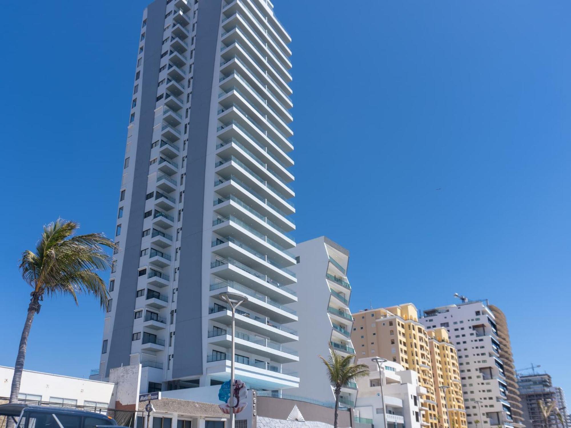 In Malecon With Pool And View Of The Stadium - Altomare 1302 Apartamento *