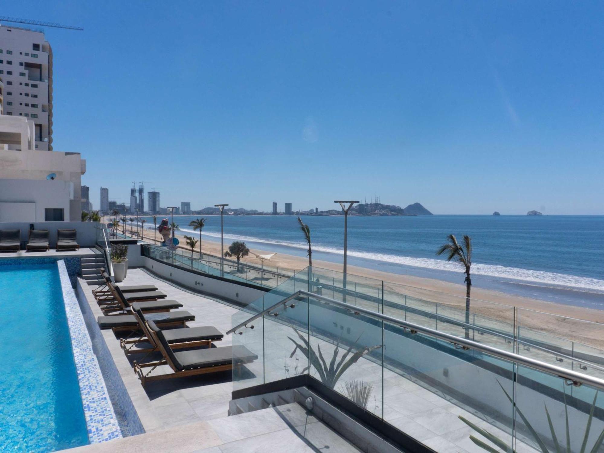 In Malecon With Pool And View Of The Stadium - Altomare 1302 Apartamento *