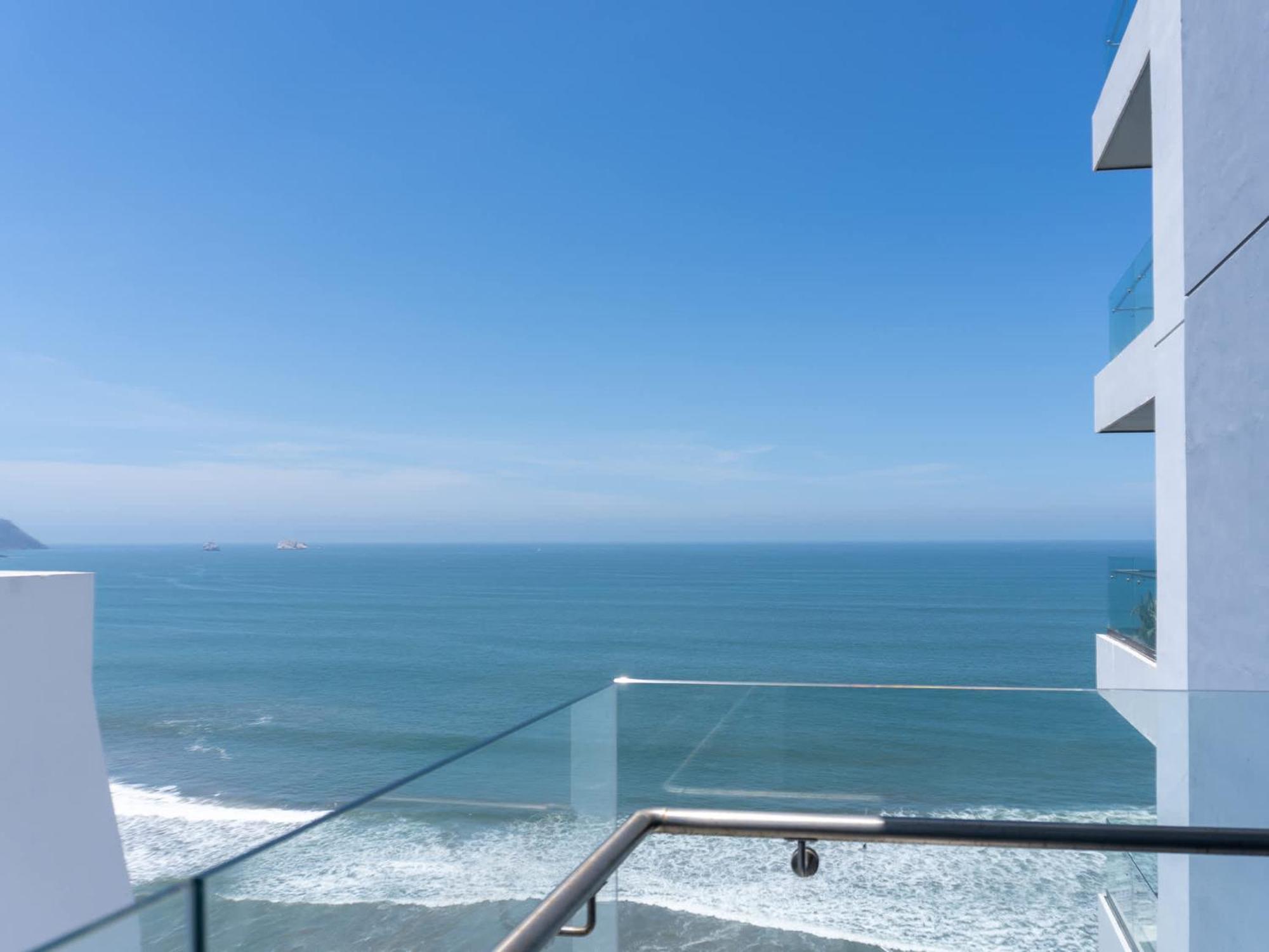 In Malecon With Pool And View Of The Stadium - Altomare 1302