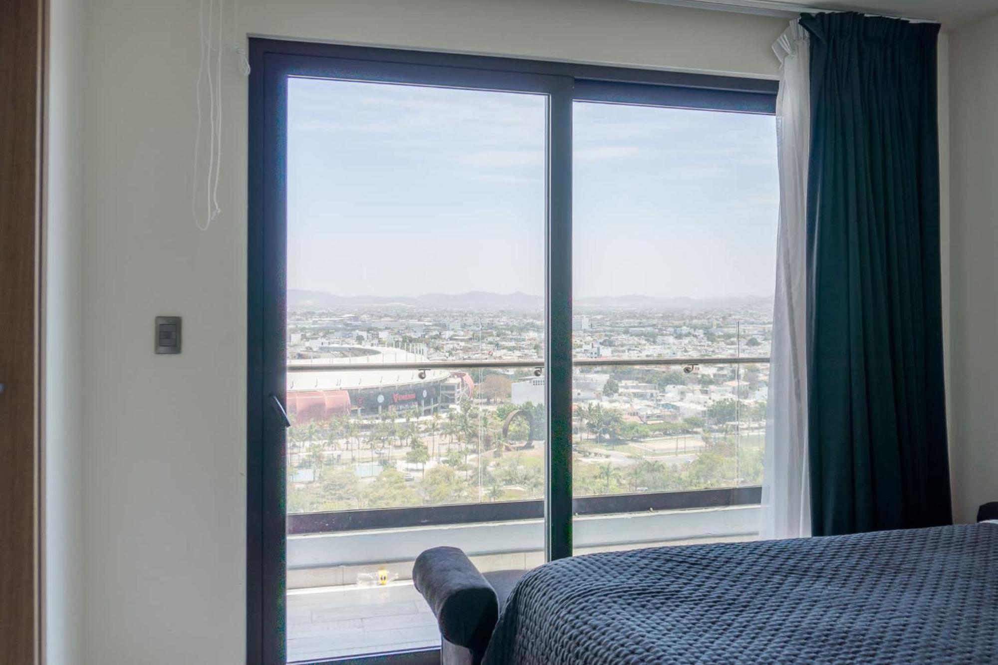 In Malecon With Pool And View Of The Stadium - Altomare 1302 Apartamento *